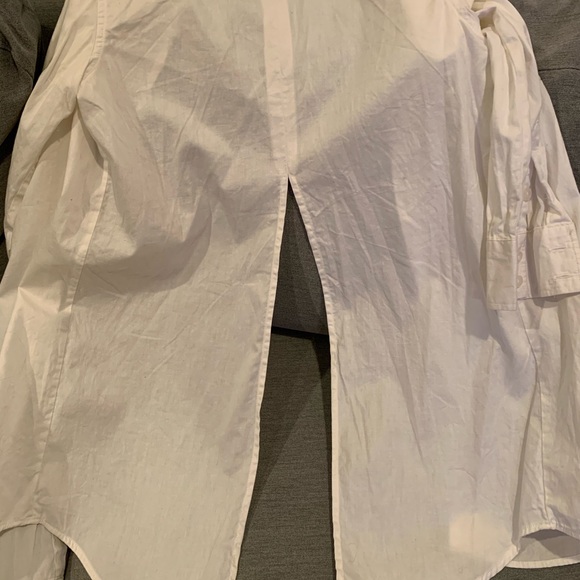 White shirt with a split back - Picture 4 of 5